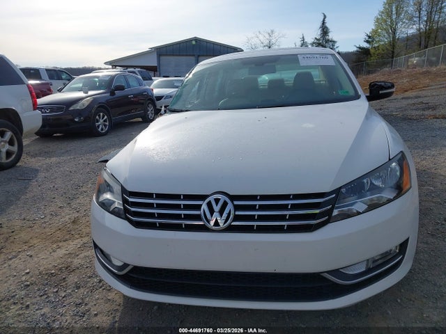 2013 Volkswagen Passat 2.0l Tdi Sel Premium მანქანა იყიდება აუქციონზე, vin: 1VWCN7A37DC014981, აუქციონის ნომერი: 44691760