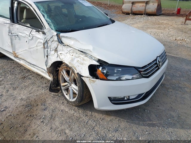 2013 Volkswagen Passat 2.0l Tdi Sel Premium მანქანა იყიდება აუქციონზე, vin: 1VWCN7A37DC014981, აუქციონის ნომერი: 44691760