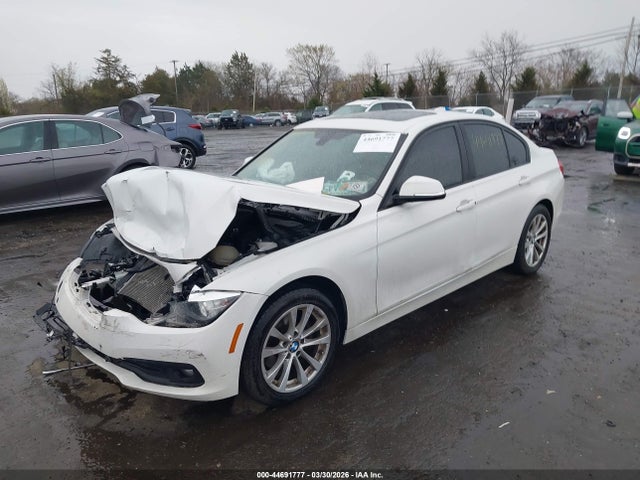 44691777 :رقم المزاد ، WBA8A9C34HK864122 vin ، 2017 Bmw 320i مزاد بيع