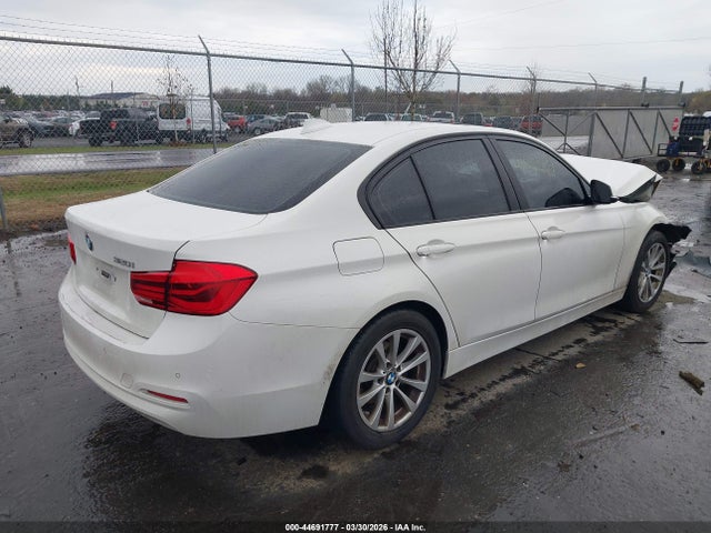 44691777 :رقم المزاد ، WBA8A9C34HK864122 vin ، 2017 Bmw 320i مزاد بيع