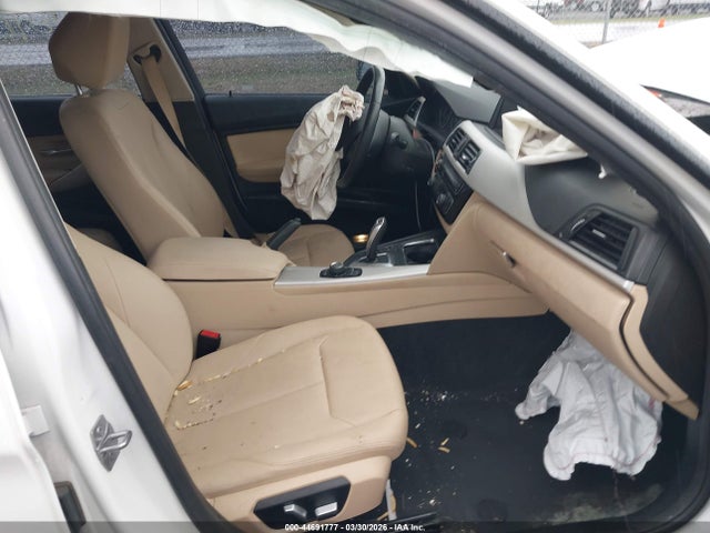 44691777 :رقم المزاد ، WBA8A9C34HK864122 vin ، 2017 Bmw 320i مزاد بيع