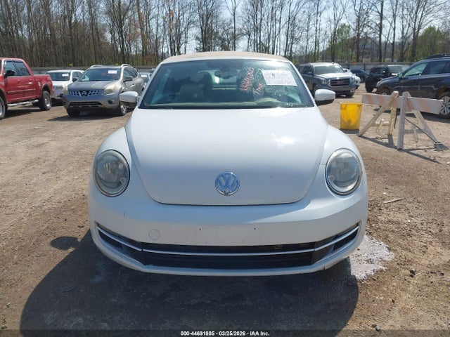 2016 Volkswagen Beetle 1.8t Se მანქანა იყიდება აუქციონზე, vin: 3VW517AT4GM803872, აუქციონის ნომერი: 44691805