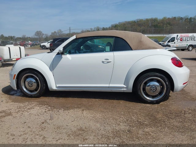 2016 Volkswagen Beetle 1.8t Se მანქანა იყიდება აუქციონზე, vin: 3VW517AT4GM803872, აუქციონის ნომერი: 44691805