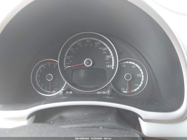 2016 Volkswagen Beetle 1.8t Se მანქანა იყიდება აუქციონზე, vin: 3VW517AT4GM803872, აუქციონის ნომერი: 44691805