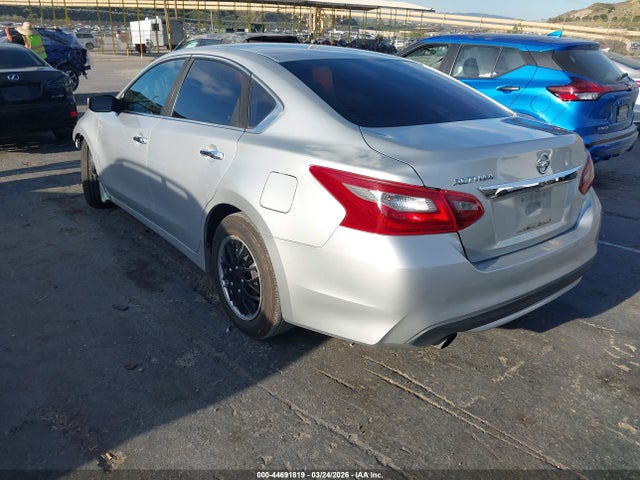 2018 NISSAN ALTIMA 1N4AL3AP9JC231297 Photo 2