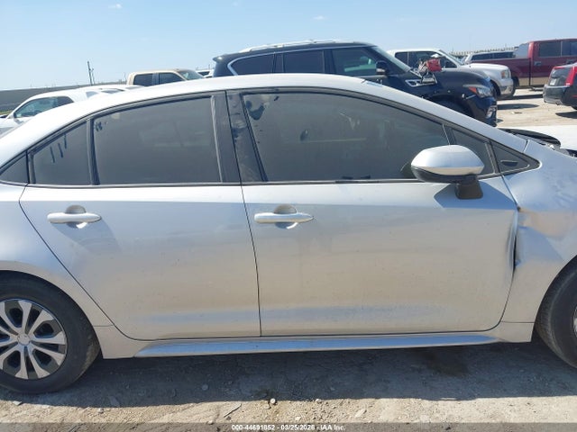 2022 Toyota Corolla Hybrid Le მანქანა იყიდება აუქციონზე, vin: JTDEAMDE0NJ038846, აუქციონის ნომერი: 44691852