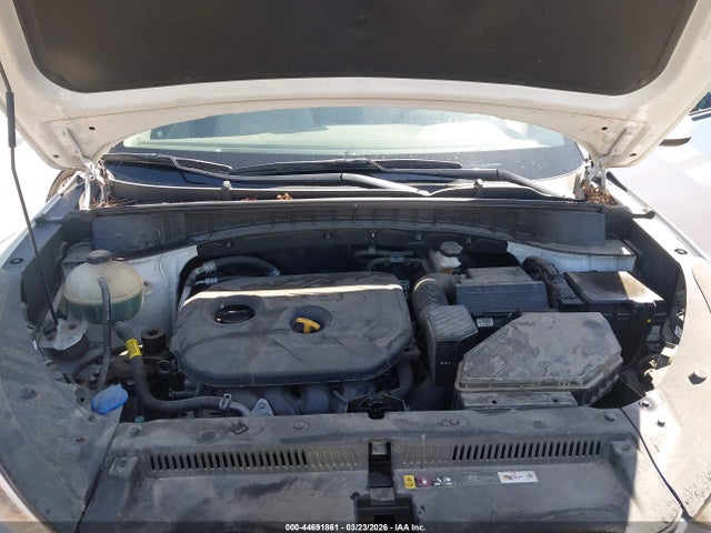 KM8J33A47HU598571 Hyundai TUCSON SE
