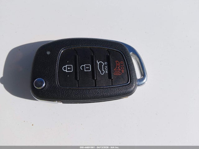 KM8J33A47HU598571 Hyundai TUCSON SE