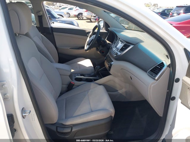 KM8J33A47HU598571 Hyundai TUCSON SE