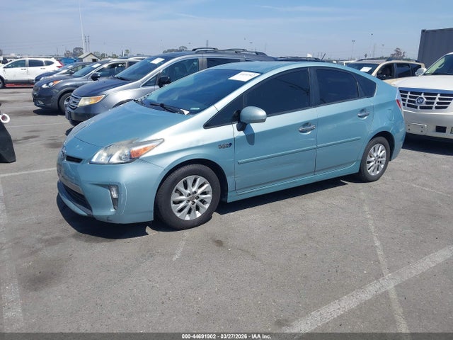 Toyota PRIUS PLUG-IN 2014 JTDKN3DP5E3054757 Image 2
