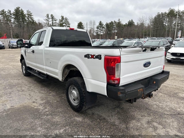 2018 FORD F-250 1FT7X2B64JEB92311 Photo 2