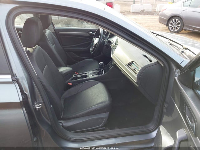 44691923 :رقم المزاد ، 3VWCB7BU6KM184907 vin ، 2019 Volkswagen Jetta 1.4t R-line/1.4t S/1.4t Se مزاد بيع