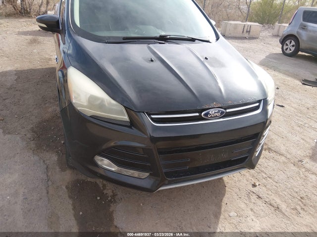 1FMCU9JX8EUA82346 Ford Escape Titanium