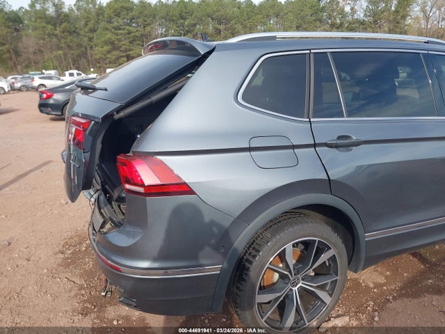 Продажа на аукционе авто 2024 Volkswagen Tiguan 2.0t Sel R-line, vin: 3VV4B7AX2RM180562, номер лота: 44691941