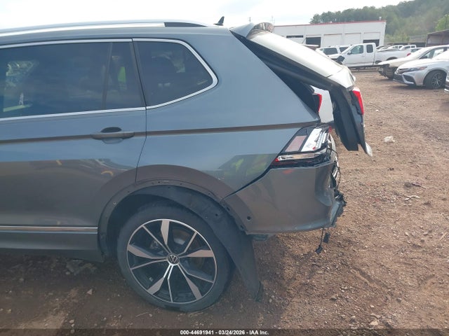 Продажа на аукционе авто 2024 Volkswagen Tiguan 2.0t Sel R-line, vin: 3VV4B7AX2RM180562, номер лота: 44691941