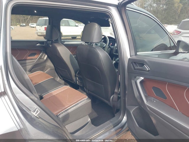 Продажа на аукционе авто 2024 Volkswagen Tiguan 2.0t Sel R-line, vin: 3VV4B7AX2RM180562, номер лота: 44691941