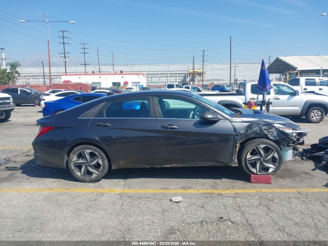 5NPLN4AG2NH058588 Hyundai ELANTRA SEL