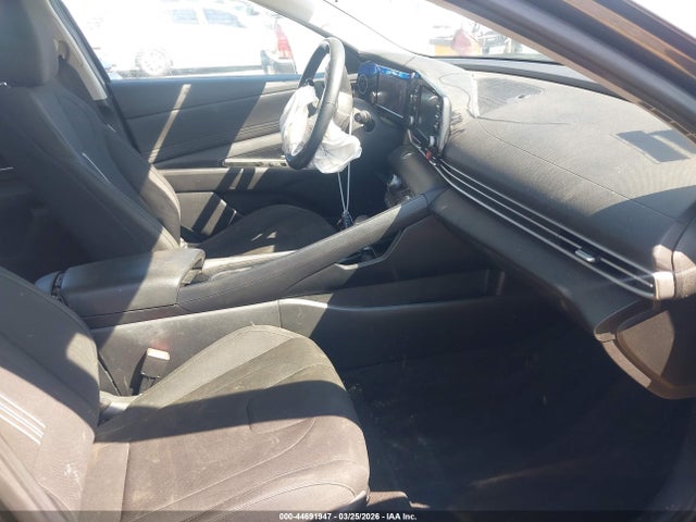 2022 HYUNDAI ELANTRA 5NPLN4AG2NH058588 Photo 4