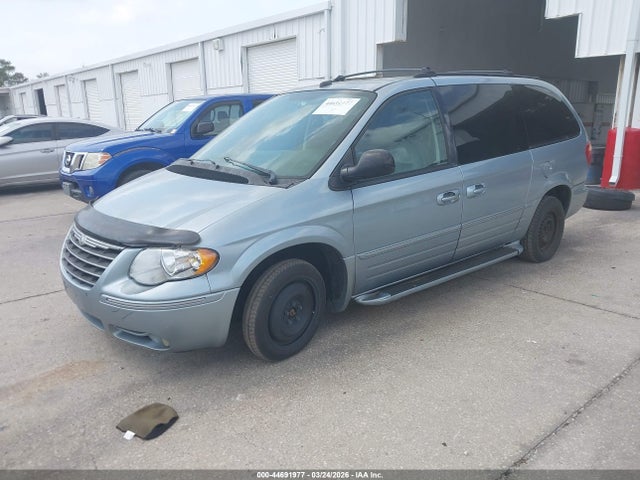 2005 CHRYSLER TOWN & COUNTRY 2C4GP54L85R422347 Photo 1