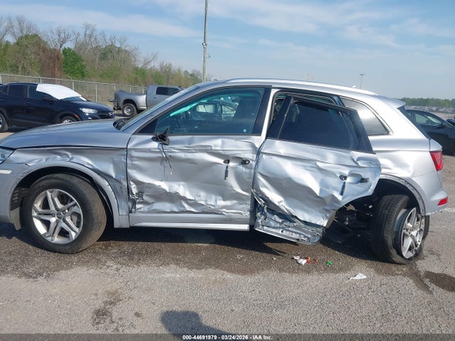 Продаж на аукціоні авто 2018 Audi Q5 2.0t Premium/2.0t Tech Premium, vin: WA1ANAFY7J2114781, номер лоту: 44691979