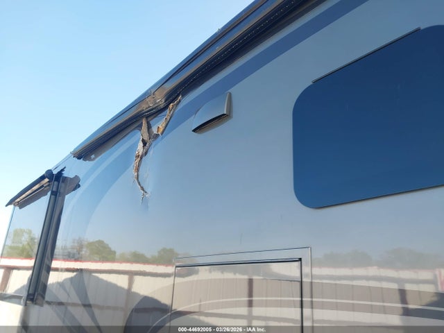 Продажа на аукционе авто 2018 Freightliner Chassis S-2, vin: 4UZADVFC6JCJV9916, номер лота: 44692005