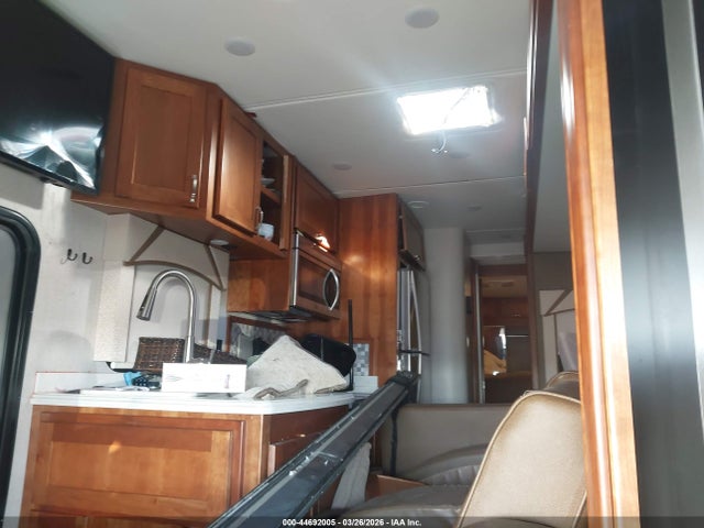 Продажа на аукционе авто 2018 Freightliner Chassis S-2, vin: 4UZADVFC6JCJV9916, номер лота: 44692005