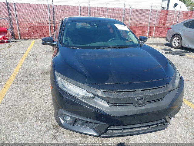 44692055 :رقم المزاد ، 19XFC1F90HE005960 vin ، 2017 Honda Civic Touring مزاد بيع
