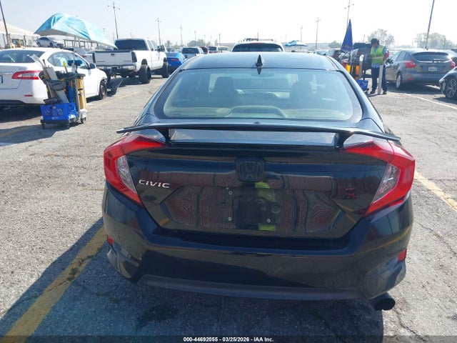 44692055 :رقم المزاد ، 19XFC1F90HE005960 vin ، 2017 Honda Civic Touring مزاد بيع