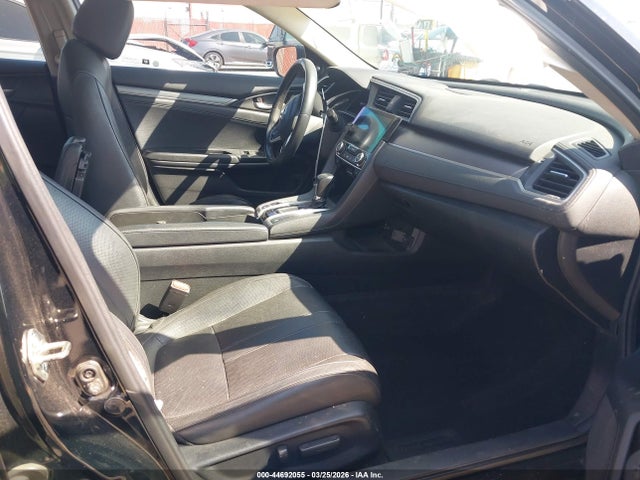 44692055 :رقم المزاد ، 19XFC1F90HE005960 vin ، 2017 Honda Civic Touring مزاد بيع