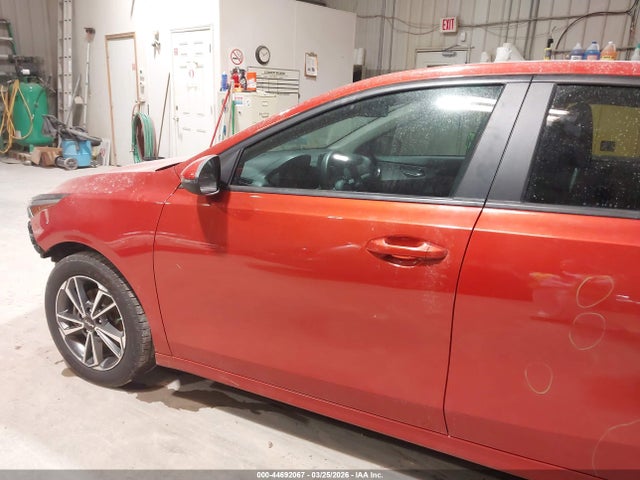 2022 Kia Forte Lxs მანქანა იყიდება აუქციონზე, vin: 3KPF24AD4NE467384, აუქციონის ნომერი: 44692067