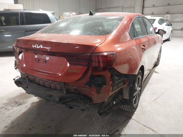 2022 Kia Forte Lxs მანქანა იყიდება აუქციონზე, vin: 3KPF24AD4NE467384, აუქციონის ნომერი: 44692067