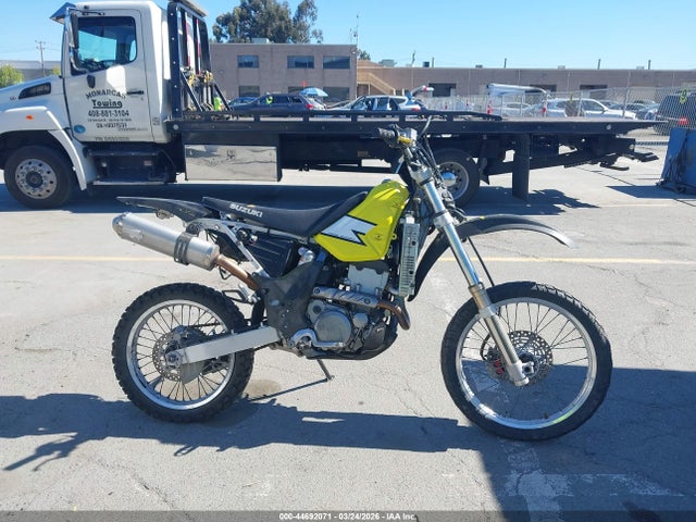 44692071 :رقم المزاد ، JS1SK43A332101311 vin ، 2003 Suzuki Dr-z400 S مزاد بيع