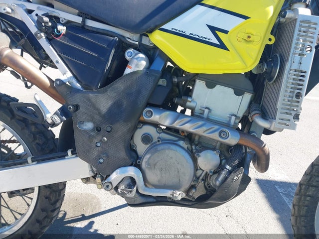 44692071 :رقم المزاد ، JS1SK43A332101311 vin ، 2003 Suzuki Dr-z400 S مزاد بيع