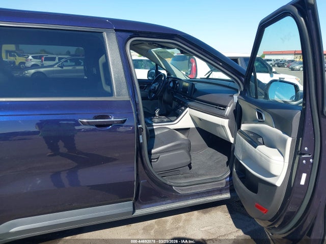 KNDNB4H36R6311657 KIA Carnival Mpv Lx Seat Package