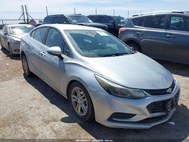44692079 :رقم المزاد ، 1G1BE5SM3H7225662 vin ، 2017 Chevrolet Cruze Lt Auto مزاد بيع