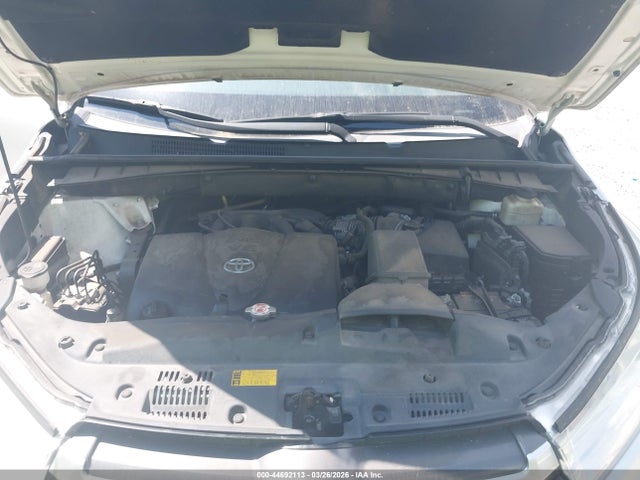 Toyota Highlander Le Plus 2018 5TDZZRFH7JS256441 Image 10
