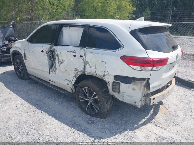 Toyota Highlander Le Plus 2018 5TDZZRFH7JS256441 Image 3