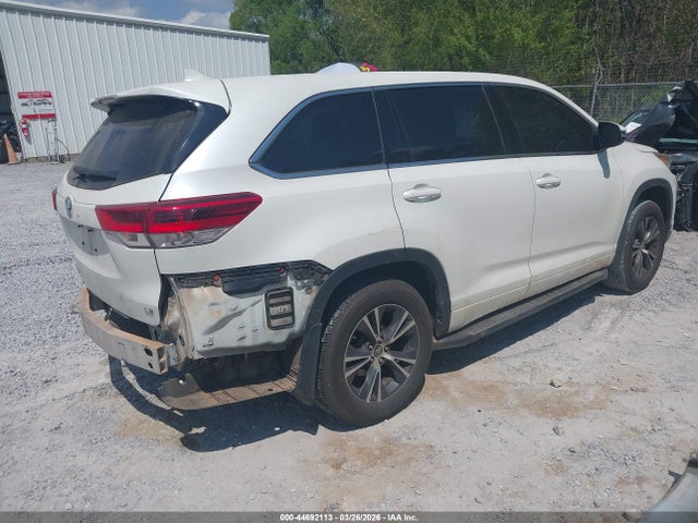 Toyota Highlander Le Plus 2018 5TDZZRFH7JS256441 Image 4