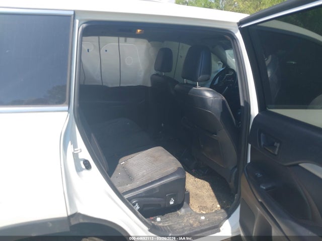 Toyota Highlander Le Plus 2018 5TDZZRFH7JS256441 Image 8