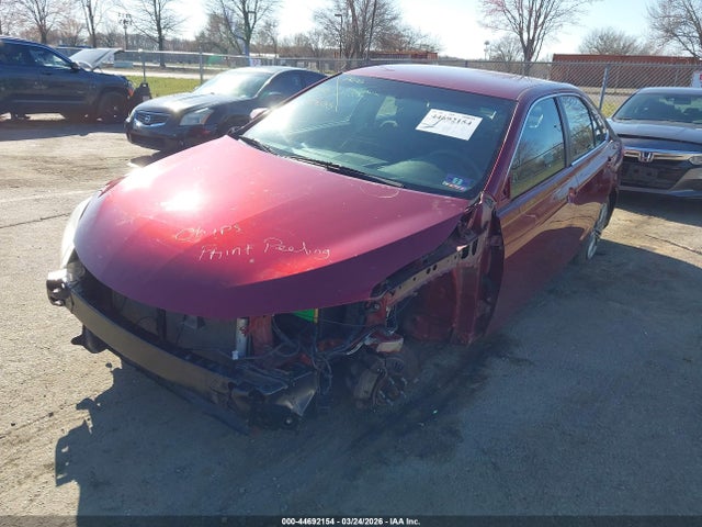 44692154 :رقم المزاد ، 4T1BF1FK0HU670895 vin ، 2017 Toyota Camry Se مزاد بيع