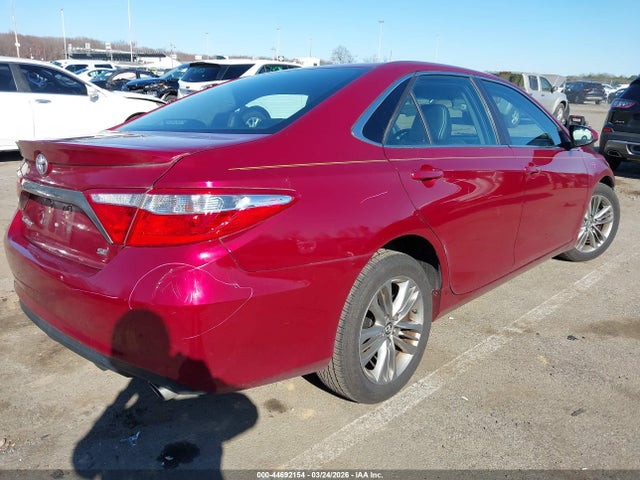44692154 :رقم المزاد ، 4T1BF1FK0HU670895 vin ، 2017 Toyota Camry Se مزاد بيع