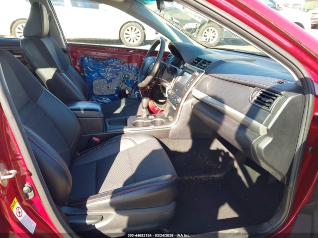 44692154 :رقم المزاد ، 4T1BF1FK0HU670895 vin ، 2017 Toyota Camry Se مزاد بيع
