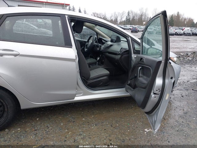 44692171 :رقم المزاد ، 3FADP4AJ5GM154969 vin ، 2016 Ford Fiesta S مزاد بيع