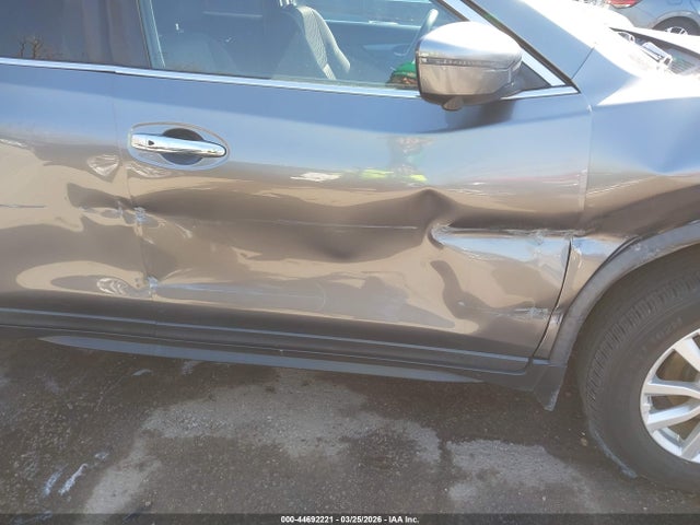 Aukcja sprzedaży 2017 Nissan Rogue Sv, vin: KNMAT2MV9HP619339, numer aukcji: 44692221