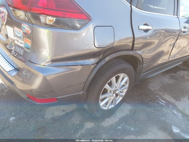 Aukcja sprzedaży 2017 Nissan Rogue Sv, vin: KNMAT2MV9HP619339, numer aukcji: 44692221