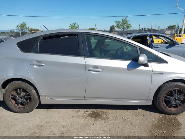 Toyota Prius Two 2015 JTDKN3DU2F0471732 Image 12