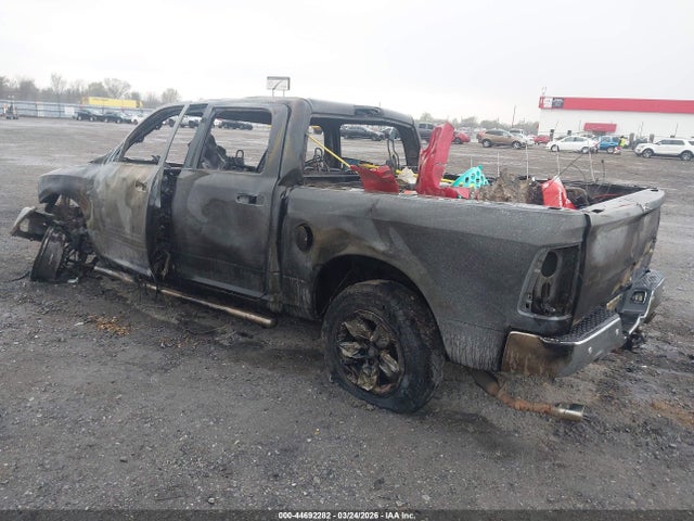 2015 RAM 1500 1C6RR7LT3FS537493 Photo 2