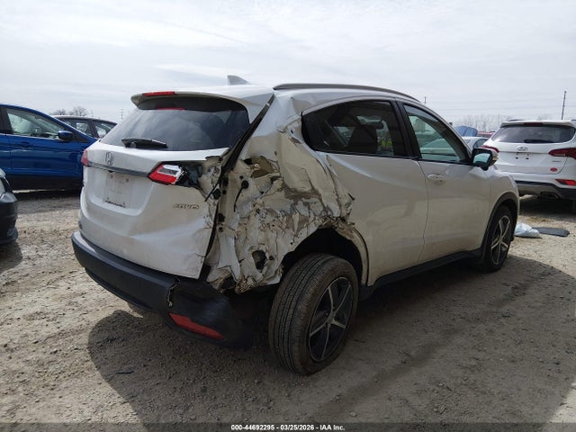 2022 HONDA HR-V 3CZRU6H51NM750830 Photo 3