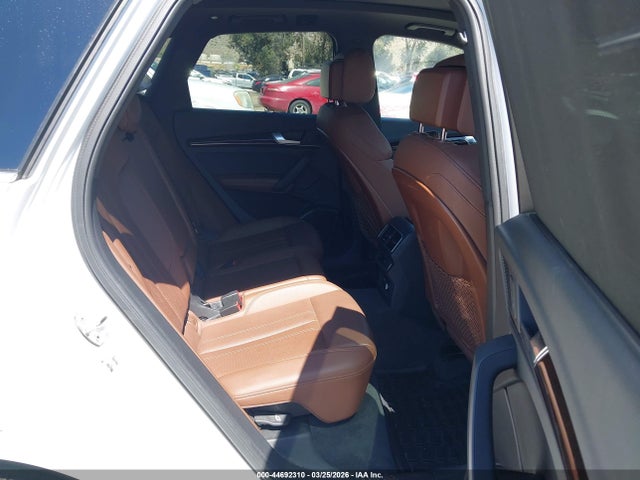 WA1BNAFY5K2042999 Audi Q5 45 Premium