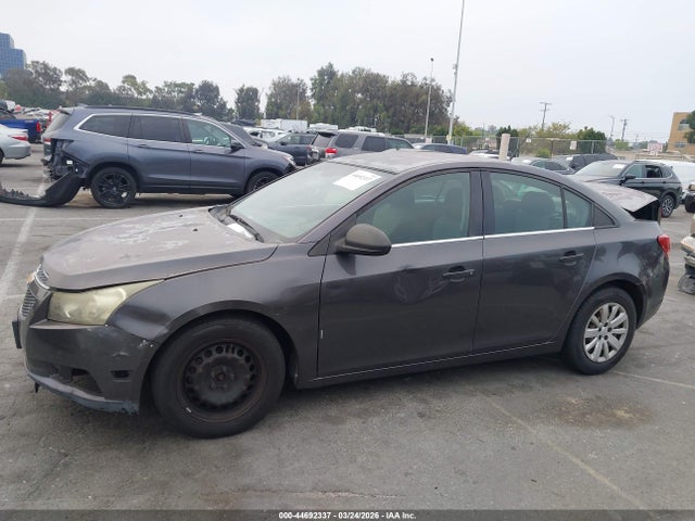 44692337 :رقم المزاد ، 1G1PC5SHOB7224927 vin ، 2011 Chevrolet Cruze Ls مزاد بيع